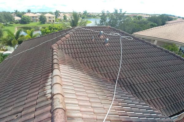 Commercial Roof Washing Services in Knoxville, TN